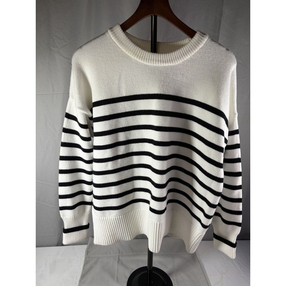 Philosophy Womenโs White Black Striped Pullover Sweater Size large